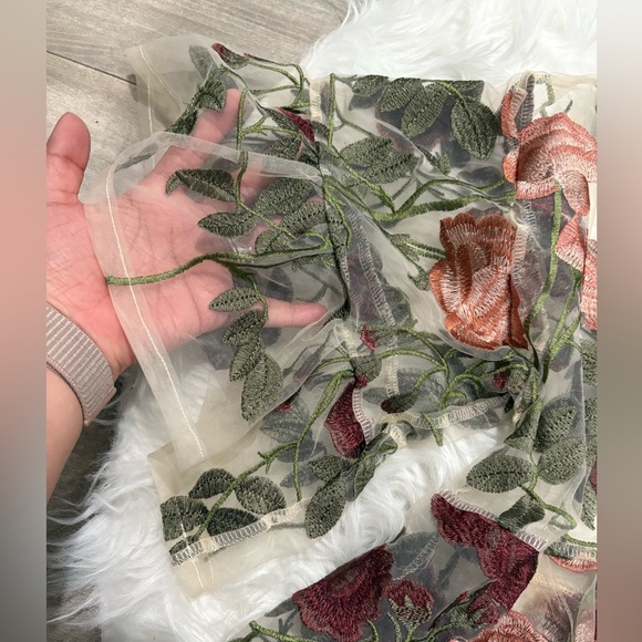 🆕 Altar'd State Lace Trim Sheer Fabric Size S - Picture 7 of 10